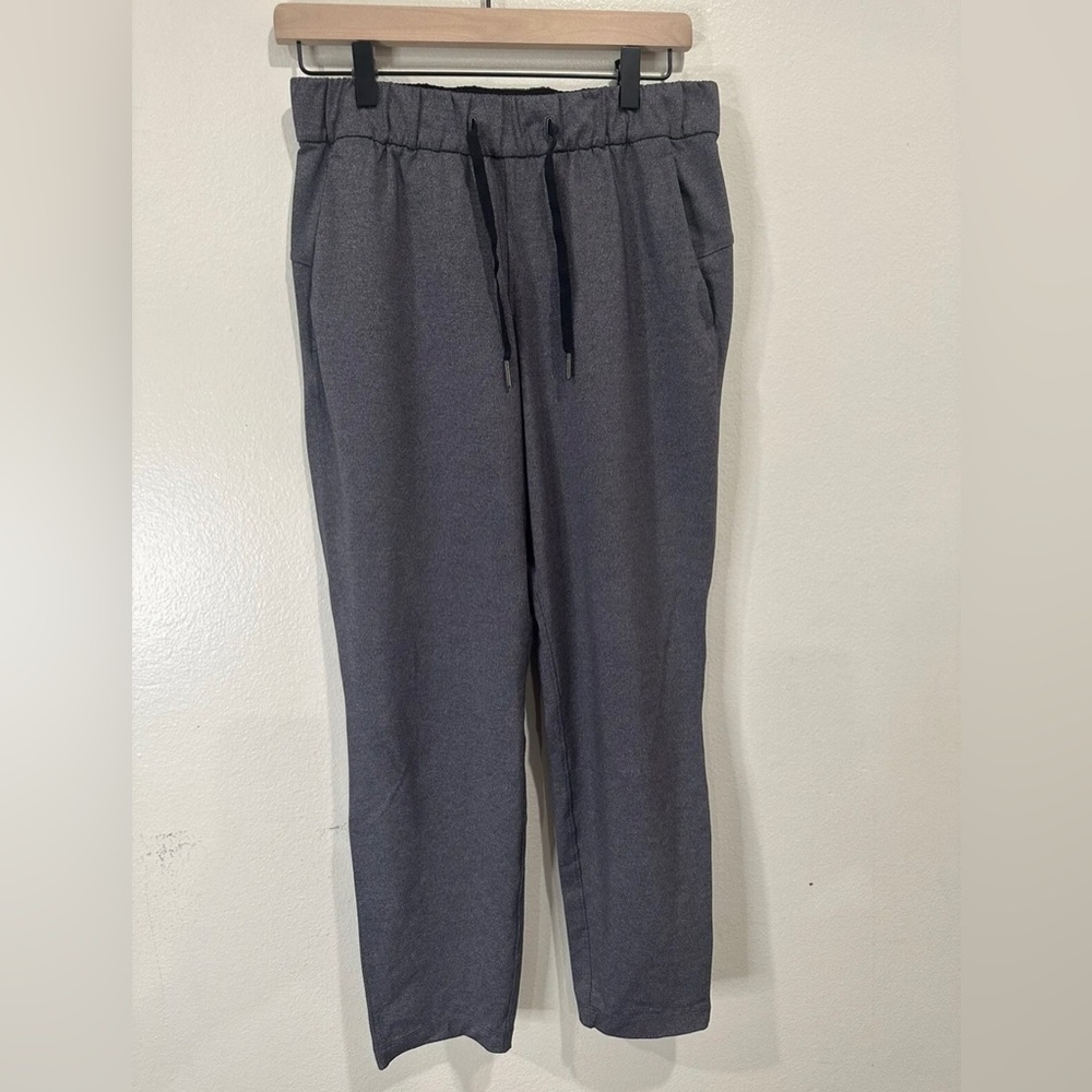 Lululemon On The Fly Pant 28" Womens Pull on Pants Size 6 Charcoal Grey